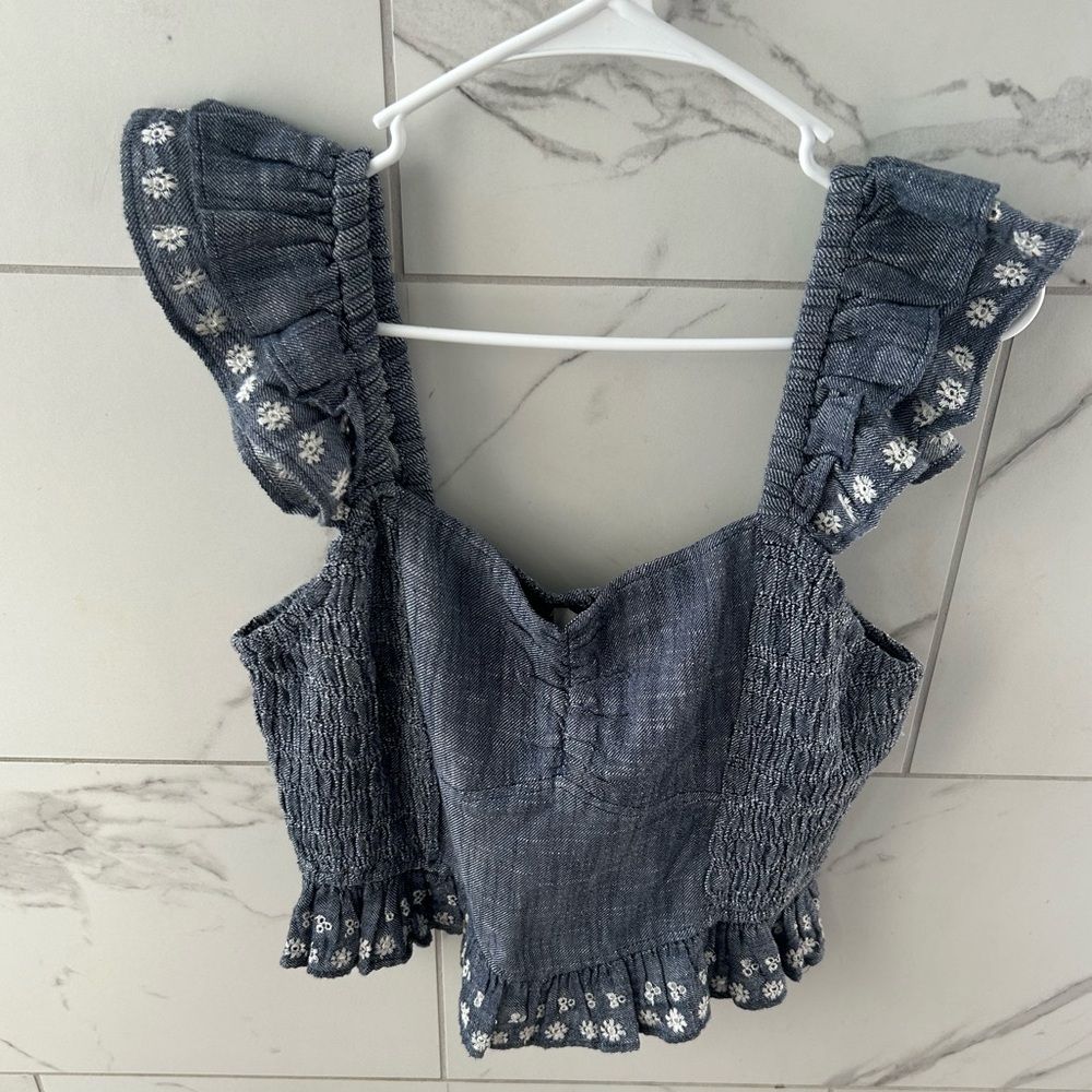 Women's BNWT Cleobella Tank Top
Size Large